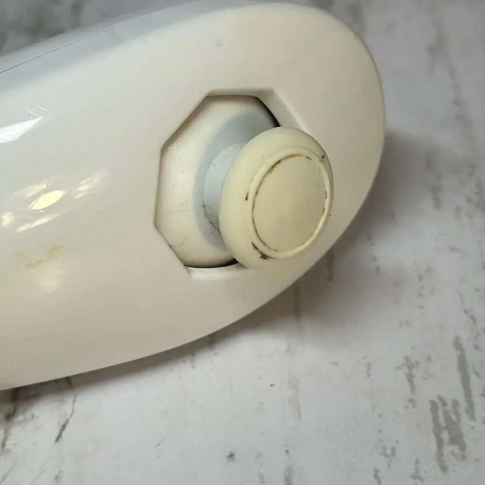 Nintendo Wii Nunchuk Controller Hand Curved Joystick‎ and Wii Controller RVL-003